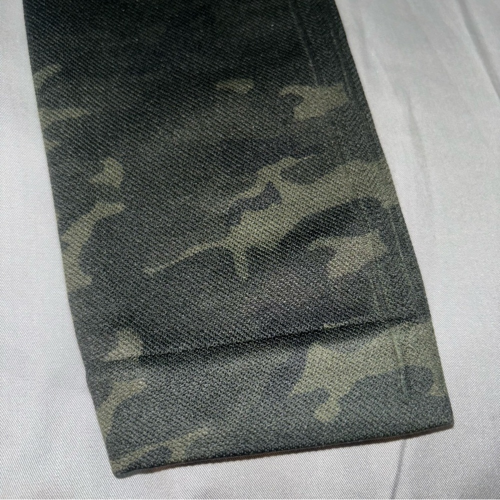 SPANX Green Camo High Rise Leggings - Picture 4 of 10